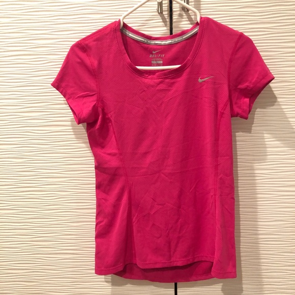 Nike Tops - Pink nike top